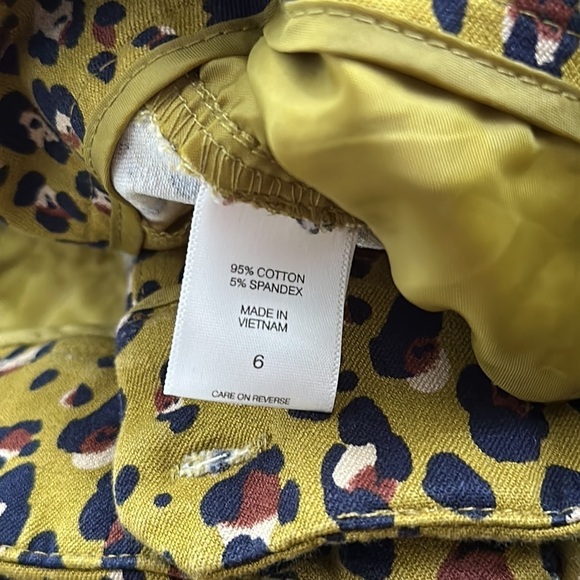 7th Avenue Women’s Cheetah Capri Slacks - Size 6 - Picture 5 of 5